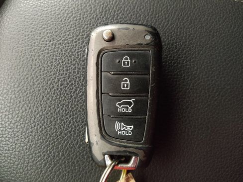 Used 2018 Hyundai Elantra GT FWD image 32