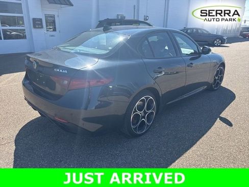 Used 2022 Alfa Romeo Giulia Veloce image 3