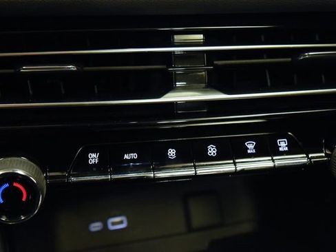 Used 2024 Chevrolet Traverse RS w/ LPO, Floor Liner Package image 21