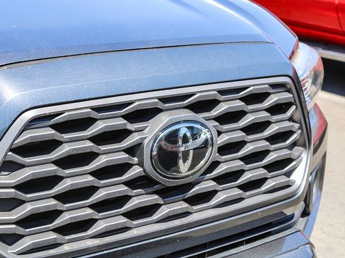 Used 2021 Toyota Tacoma TRD Off-Road w/ Technology Package AWD/4WD image 5