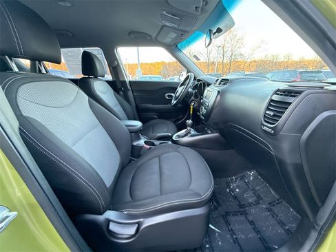 Used 2017 Kia Soul + image 24