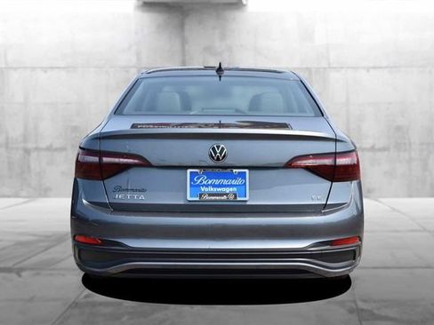 Certified 2023 Volkswagen Jetta SE w/ Panoramic Sunroof Package FWD image 6