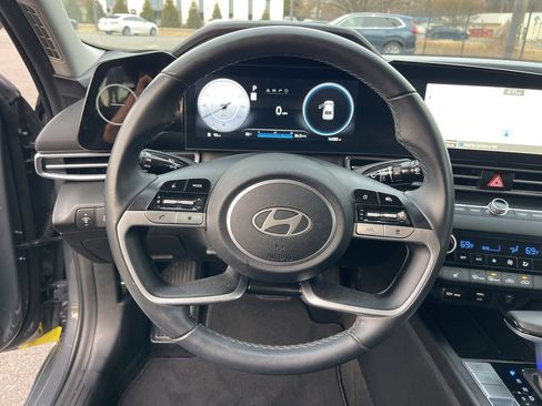 Certified 2025 Hyundai Elantra SEL w/ Cargo Package image 15