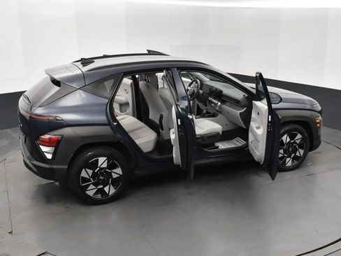 Used 2025 Hyundai Kona SEL FWD image 6