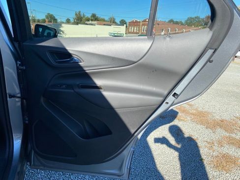 Used 2023 Chevrolet Equinox LT image 19