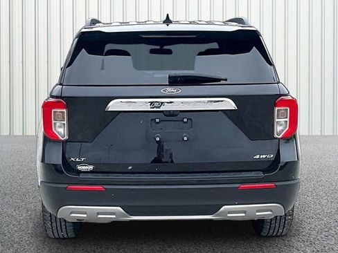 Used 2023 Ford Explorer XLT w/ Equipment Group 202A AWD/4WD image 4