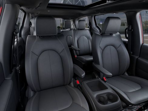 New 2026 Chrysler Pacifica Select FWD image 16