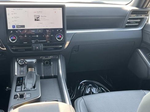 Used 2025 Lexus GX 550 w/ Accessory Package (Z1) AWD/4WD image 14
