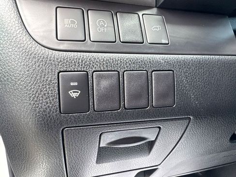 Used 2019 Toyota Highlander XLE AWD/4WD image 16