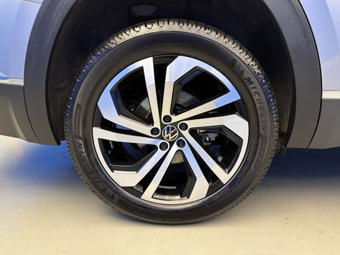 Used 2023 Volkswagen Atlas SEL AWD/4WD image 9