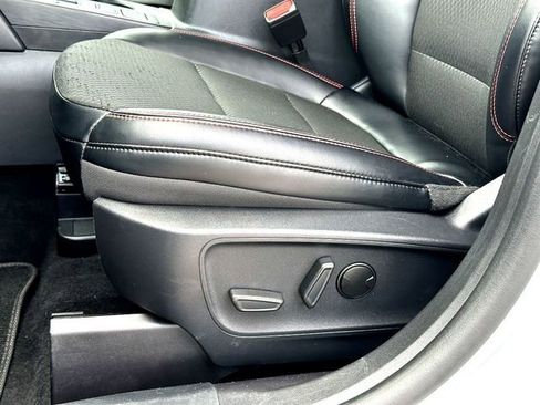 Used 2025 Ford Escape ST-Line AWD/4WD image 12