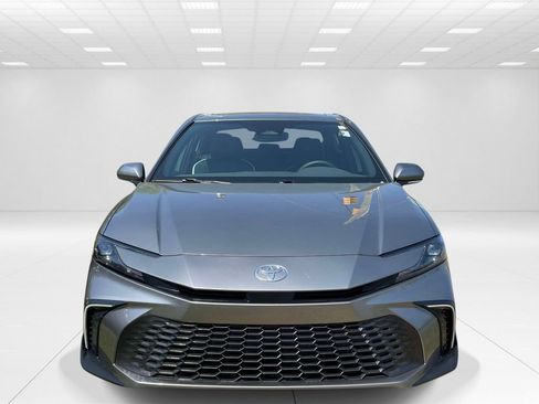 Used 2026 Toyota Camry SE w/ Multimedia Upgrade Package image 2