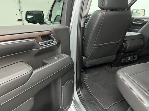 Used 2023 GMC Sierra 1500 SLT image 32