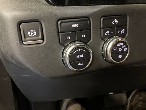 Used 2024 GMC Sierra 1500 Elevation w/ Preferred Package AWD/4WD image 15