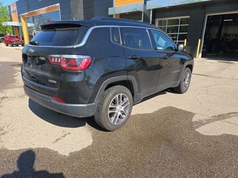 Used 2019 Jeep Compass Latitude AWD/4WD image 5