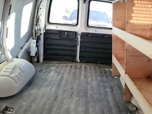 Used 2018 Chevrolet Express 2500 w/ Driver Convenience Package image 4