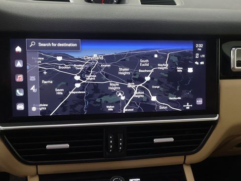 Used 2023 Porsche Cayenne Platinum Edition image 44