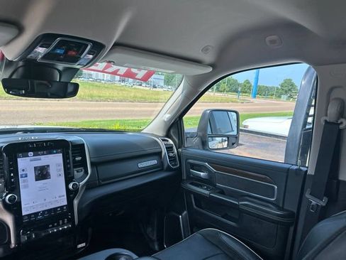 Used 2024 RAM 2500 Laramie w/ Safety Group AWD/4WD image 39
