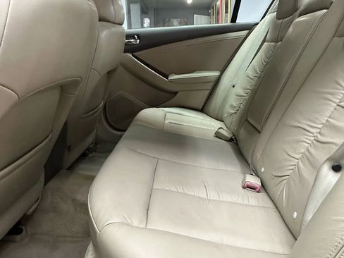 Used 2011 Nissan Altima 3.5 SR w/ 3.5SR Premium Pkg image 21