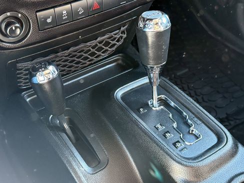 Used 2018 Jeep Wrangler Sport image 19