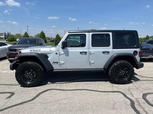 Used 2024 Jeep Wrangler Unlimited Sport AWD/4WD image 4