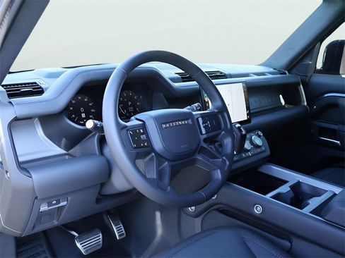 Used 2025 Land Rover Defender 130 V8 image 18