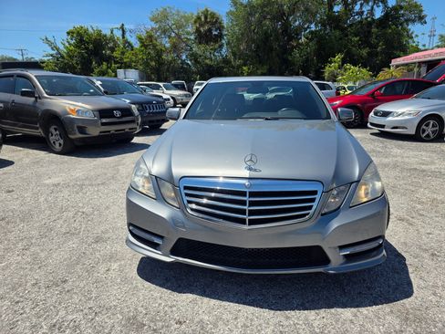 Used 2013 Mercedes-Benz E 350 4MATIC Sedan image 2