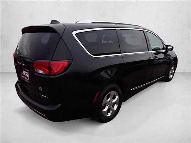 Used 2019 Chrysler Pacifica Touring-L FWD image 4