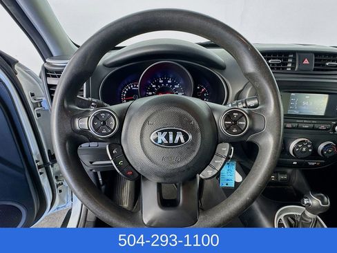 Used 2016 Kia Soul + image 11
