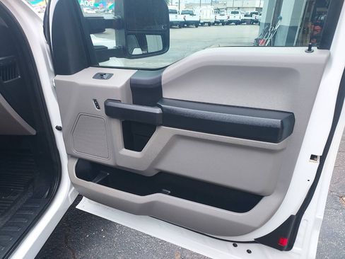 Used 2017 Ford F250 XL w/ Power Equipment Group AWD/4WD image 21