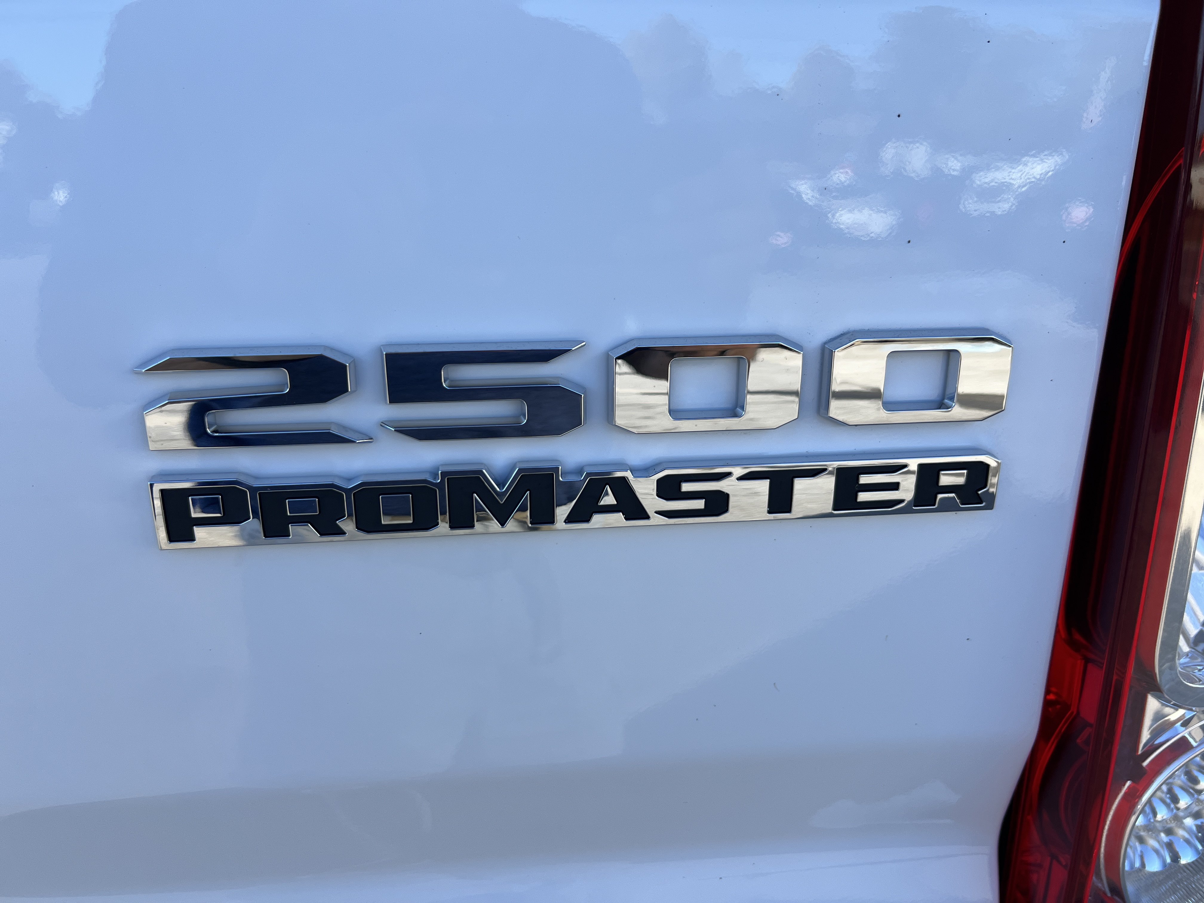 Used 2025 RAM ProMaster 2500 w/ Safety Group FWD image 8