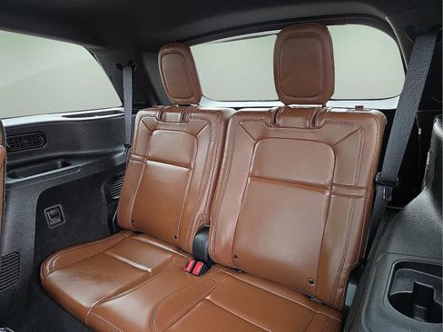 Used 2021 Lincoln Aviator Reserve w/ Equipment Group 202A image 10