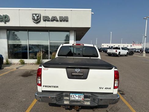 Used 2015 Nissan Frontier SV w/ SV Value Truck Package AWD/4WD image 4