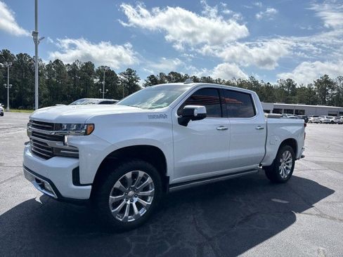 Used 2022 Chevrolet Silverado 1500 High Country w/ Technology Package image 7