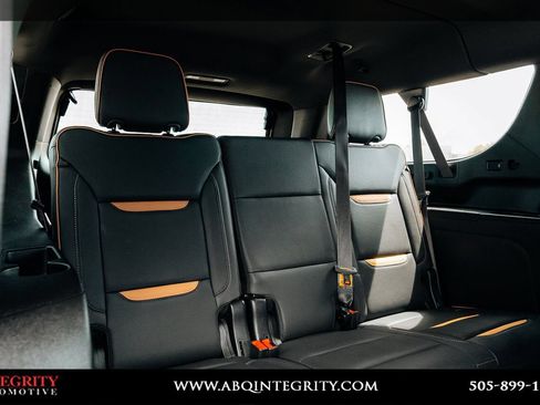 Used 2024 GMC Yukon XL AT4 AWD/4WD image 55