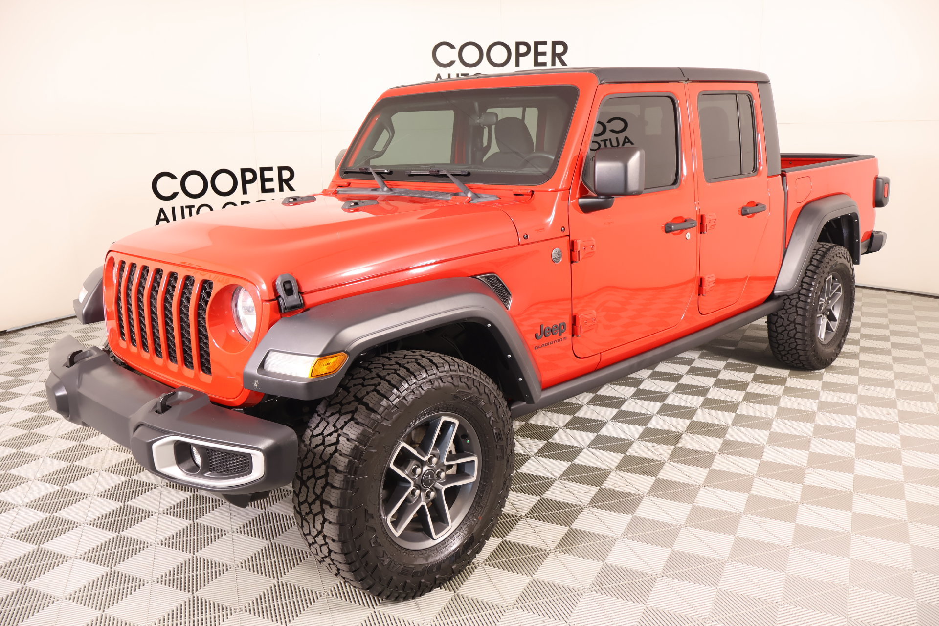 Used 2023 Jeep Gladiator Sport w/ Trailer Tow Package AWD/4WD image 9