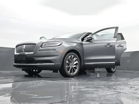 Used 2021 Lincoln Nautilus Reserve AWD/4WD image 36