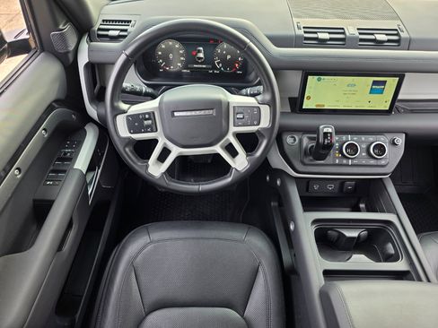 Used 2024 Land Rover Defender 110 S image 13