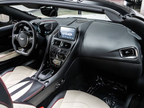 Used 2023 Aston Martin DBS Volante image 20