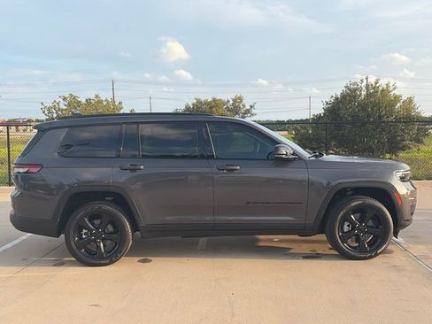 New 2025 Jeep Grand Cherokee L Limited w/ Black Appearance Package RWD image 9