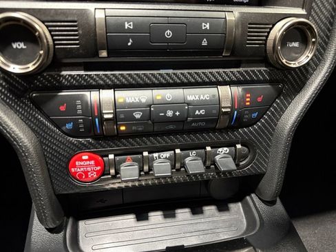 Used 2016 Ford Mustang Shelby GT350 w/ Technology Package image 29