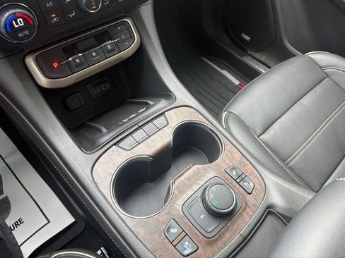 Used 2023 GMC Acadia Denali FWD image 16