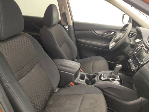 Used 2019 Nissan Rogue SV FWD image 21