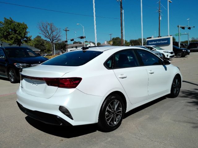 Used 2024 Kia Forte LXS w/ LXS Technology Package FWD image 6