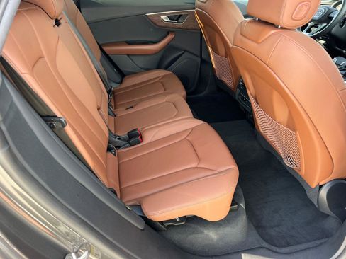 Certified 2025 Audi Q8 Premium image 15