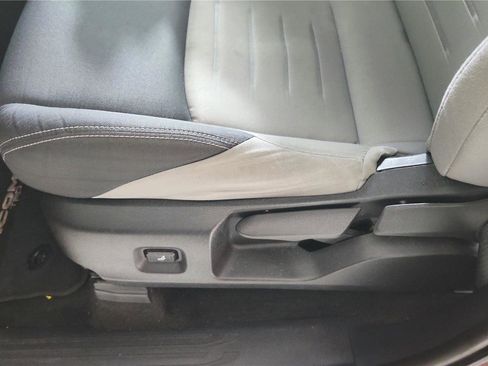 Used 2024 Toyota Tacoma TRD Off-Road image 11