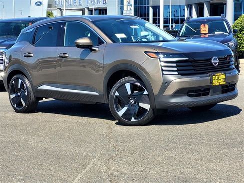 New 2025 Nissan Kicks SR w/ SR Premium Package image 1