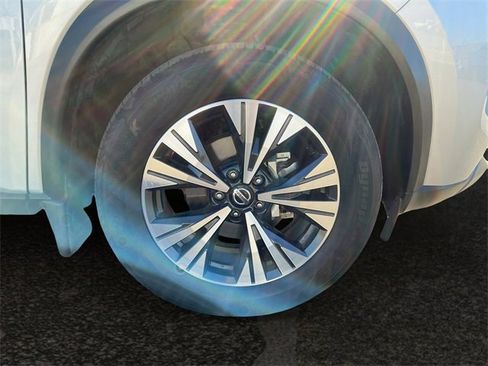 Used 2021 Nissan Rogue SV image 13