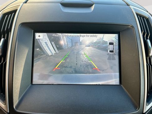 Used 2018 Ford Edge SEL w/ Equipment Group 201A AWD/4WD image 17