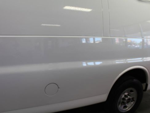 Used 2021 GMC Savana 2500 w/ Enhanced Convenience Package RWD image 32